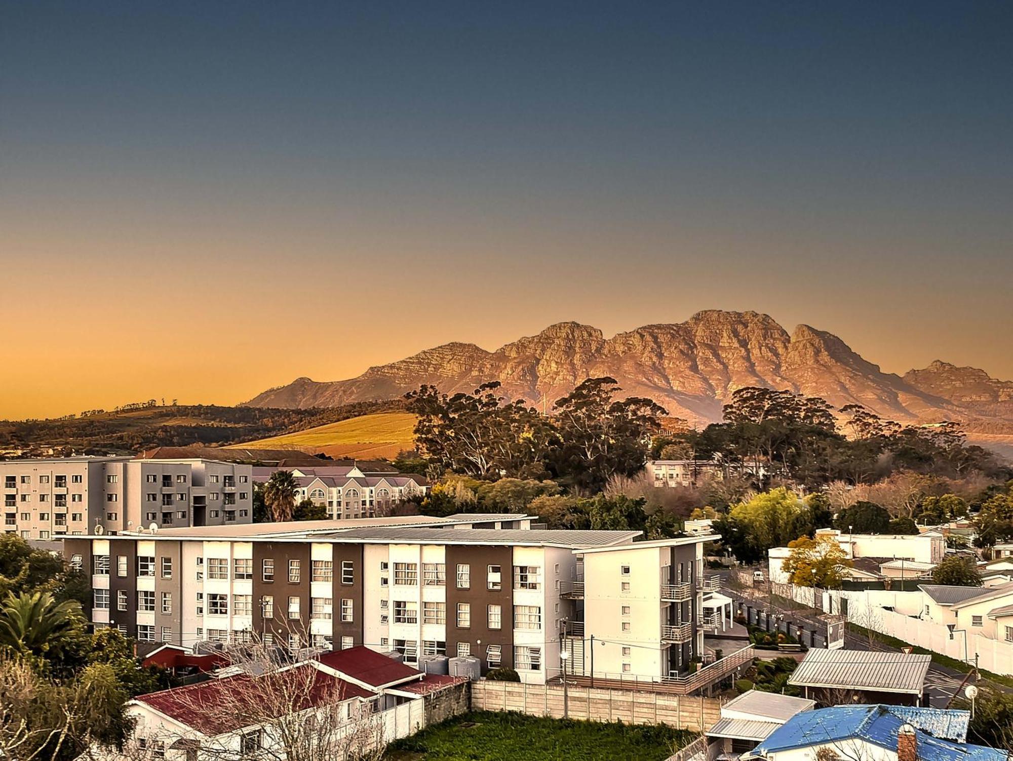 Wink Aparthotel Quiver Tree Stellenbosch Exterior photo